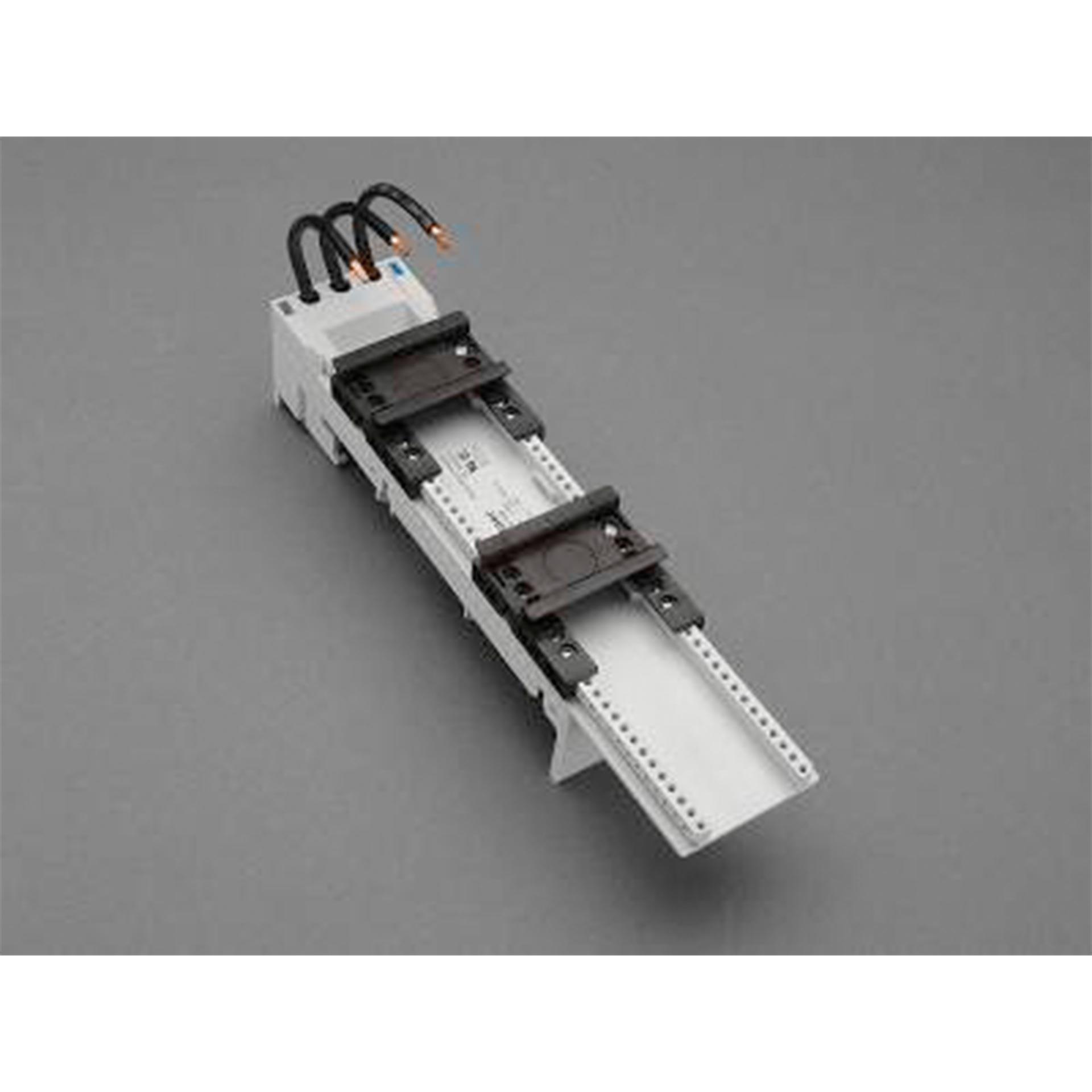 3P Sammelschienenadapter 32A, 2T, 54x260mm 3P Sammelschienenadapter 32A, 2T, 54x260mm