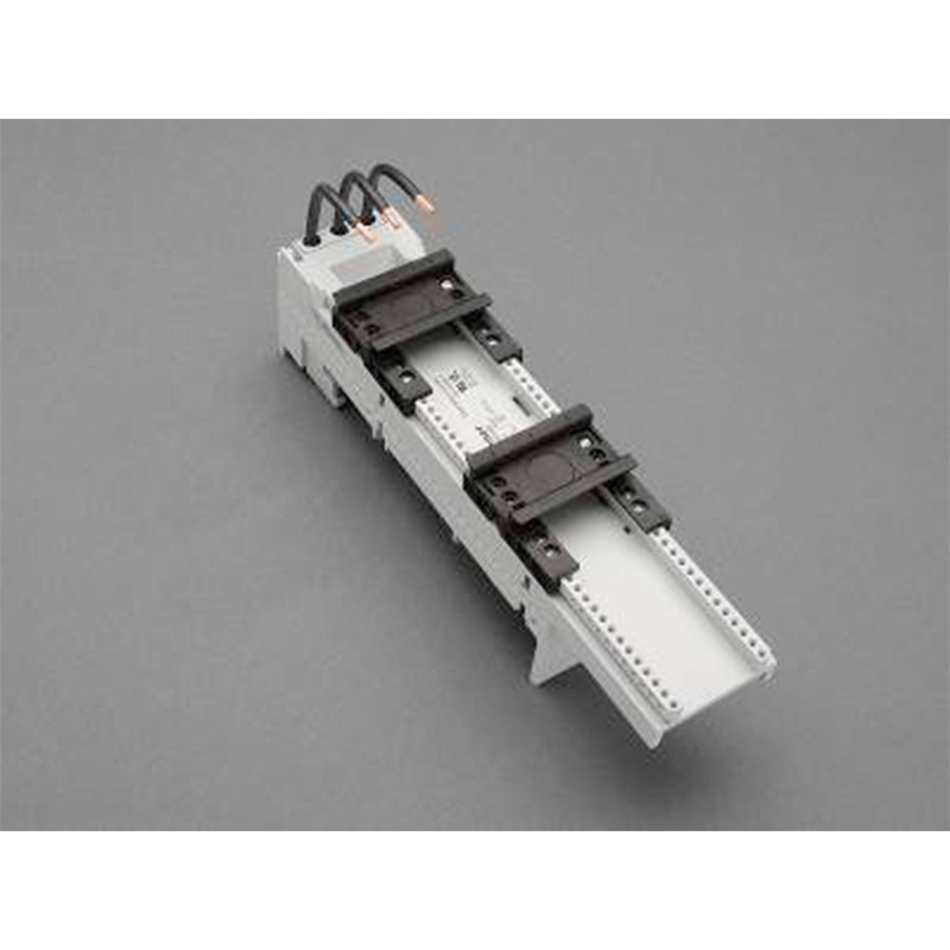 3P Sammelschienenadapter 32A, 2T mit abnehmbaren Oberteil, 54x260mm 3P Sammelschienenadapter 32A, 2T mit abnehmbaren Oberteil, 54x260mm