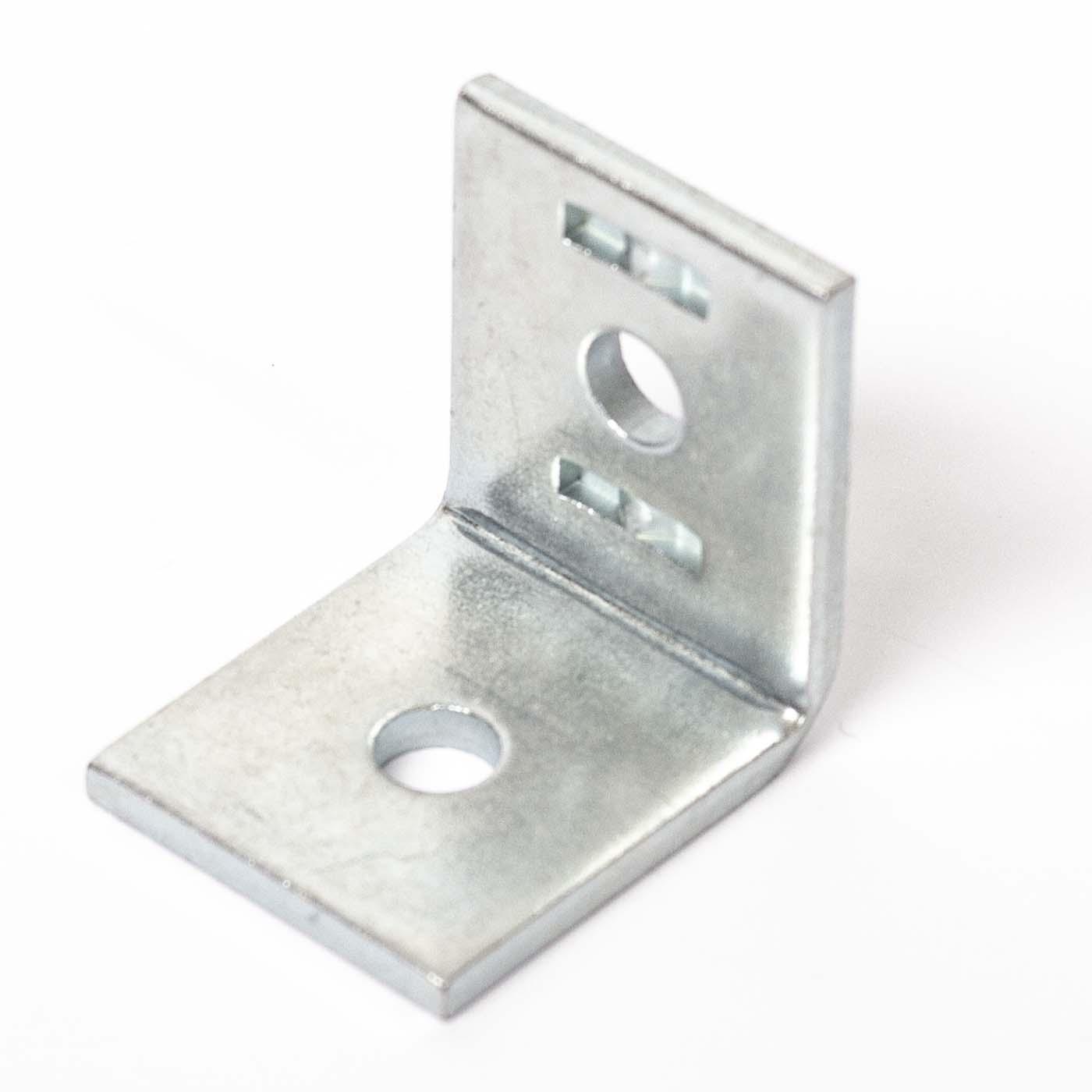 Staffa universale 2x Ø 6,5mm, 25x30mm Staffa universale 2x Ø 6,5mm, 25x30mm