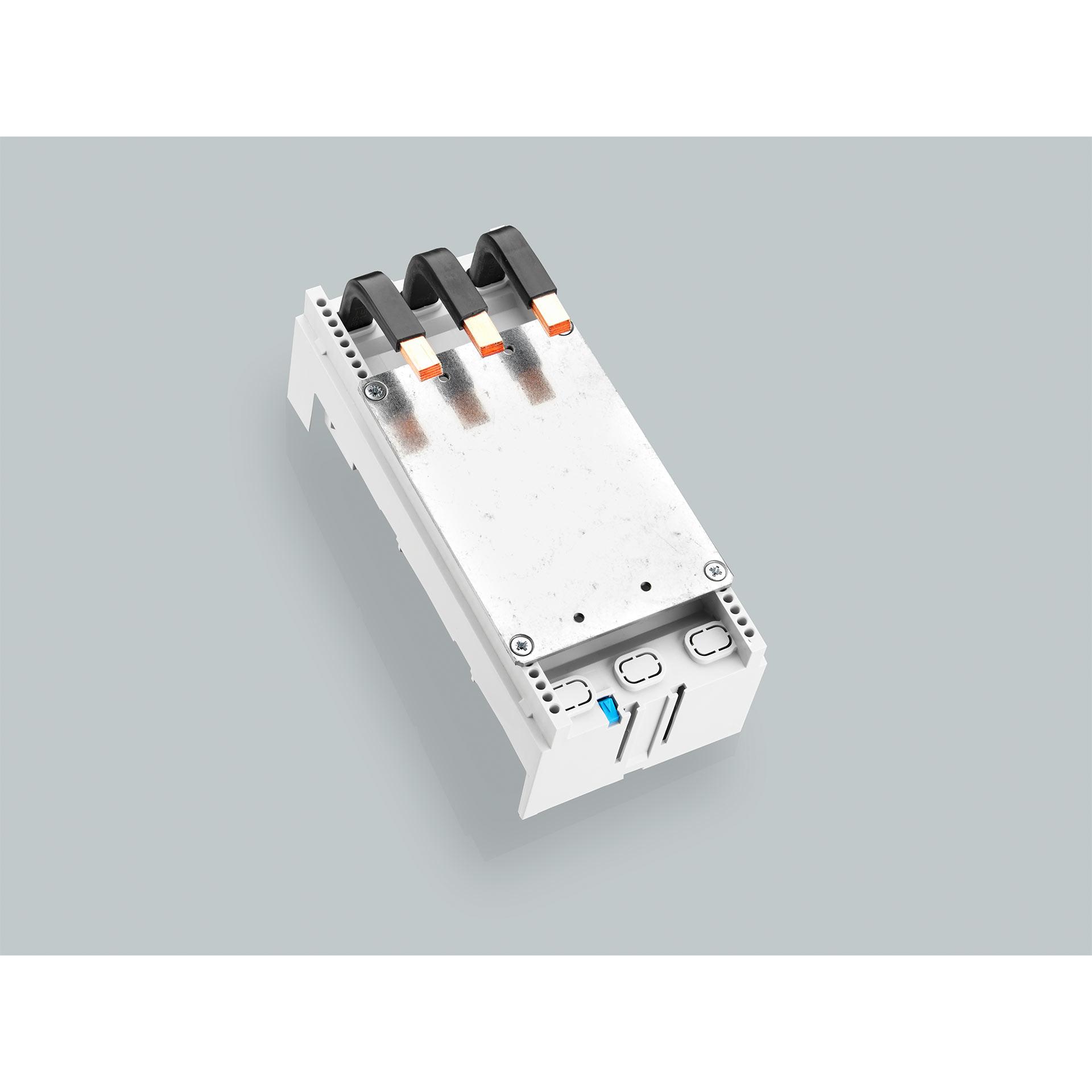 3P adaptateur pour jeux de barres 160A, raccordem. CU en haut, 90x200mm 3P adaptateur pour jeux de barres 160A, raccordem. CU en haut, 90x200mm