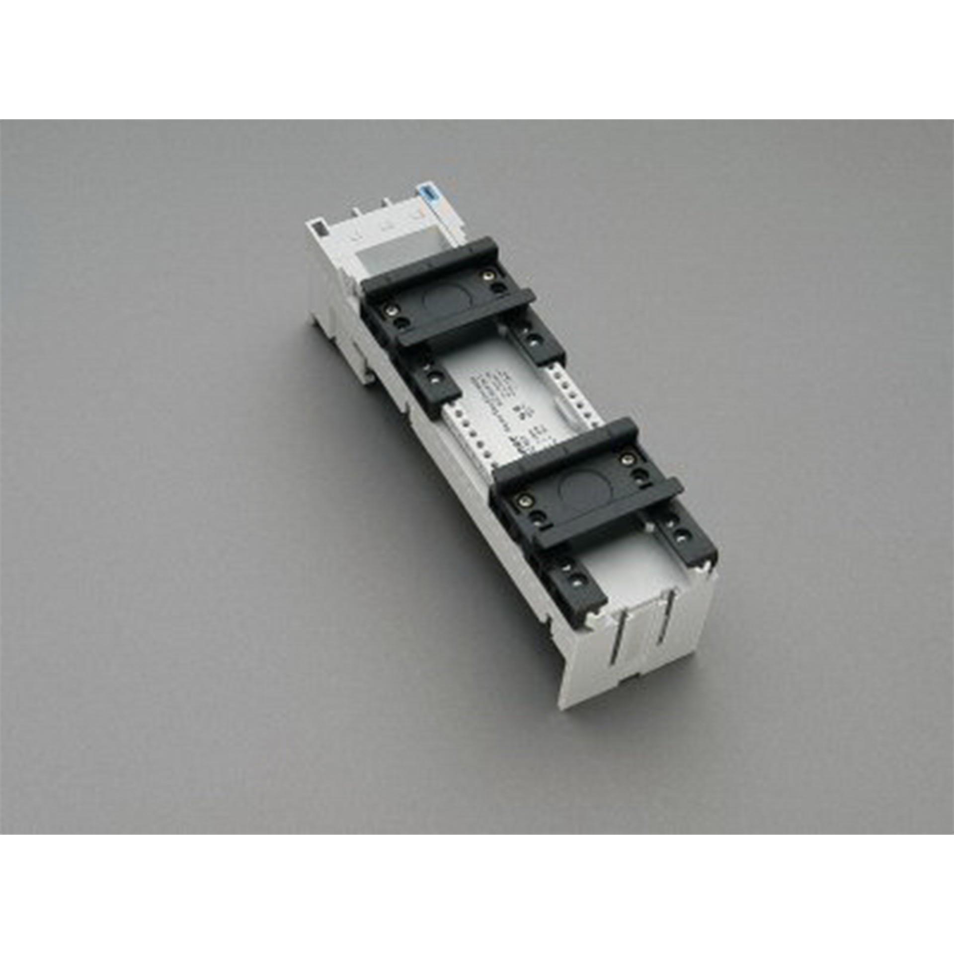 3P Sammelschienenadapter 80A,2T, mit Anschlussklemmen hinten, 54x200mm 3P Sammelschienenadapter 80A,2T, mit Anschlussklemmen hinten, 54x200mm