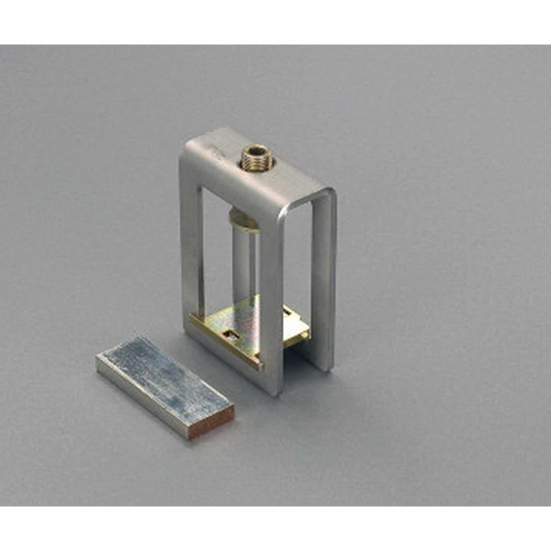 Bornes pour profilés, serrage: 51x20-42mm, pour profilés en double T de jeux de barres 1250A/1600A Bornes pour profilés, serrage: 51x20-42mm, pour profilés en double T de jeux de barres 1250A/1600A