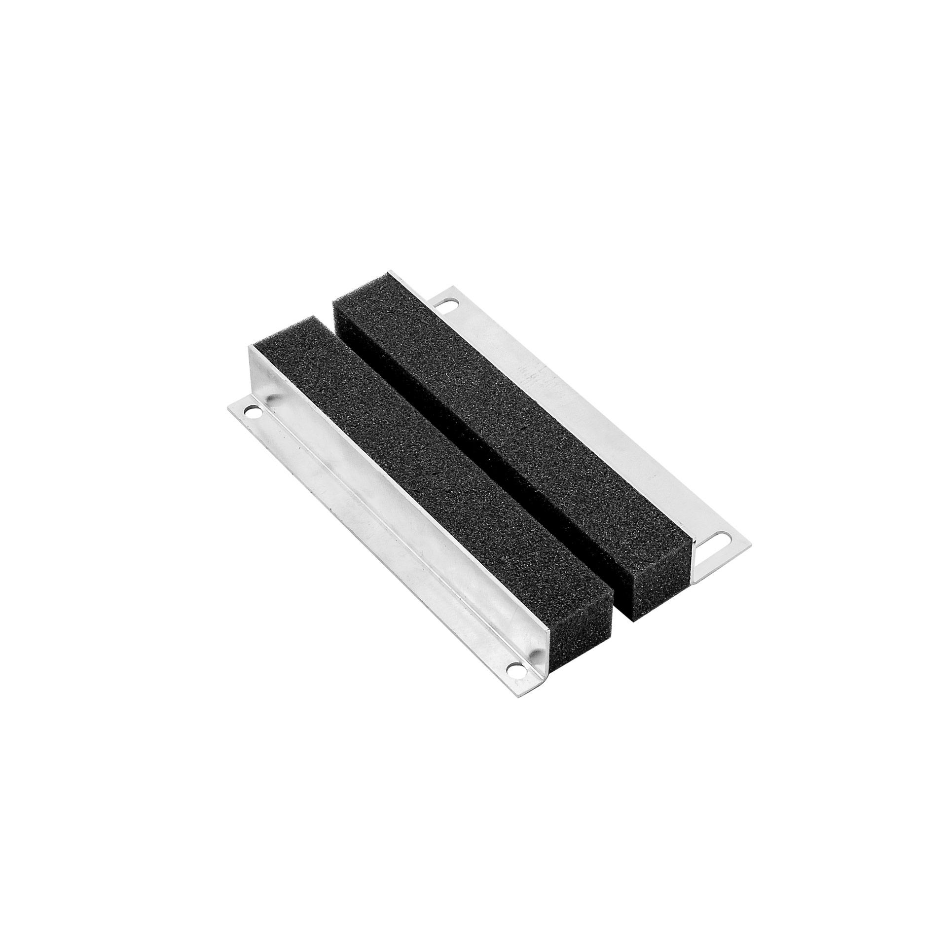 Ingresso cavi standard 200 mm di larghezza, angolo anteriore 30x15/ posteriore 30x35 x 2 mm Ingresso cavi standard 200 mm di larghezza, angolo anteriore 30x15/ posteriore 30x35 x 2 mm