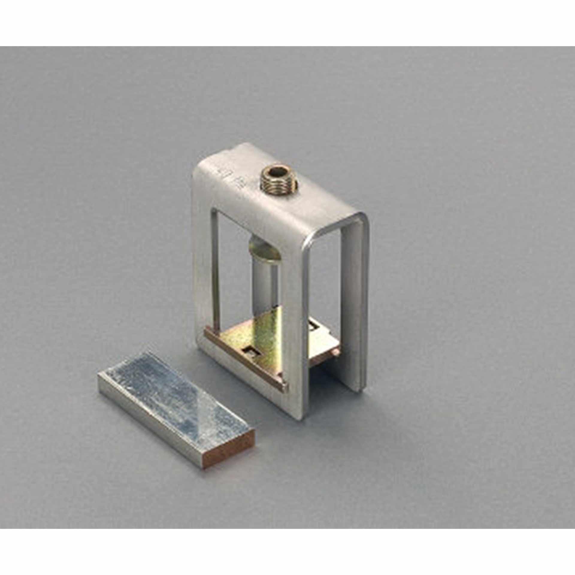 Bornes pour profilés, serrage: 51x5-28mm, pour profilés en double T de jeux de barres 1250A et 1600A Bornes pour profilés, serrage: 51x5-28mm, pour profilés en double T de jeux de barres 1250A et 1600A