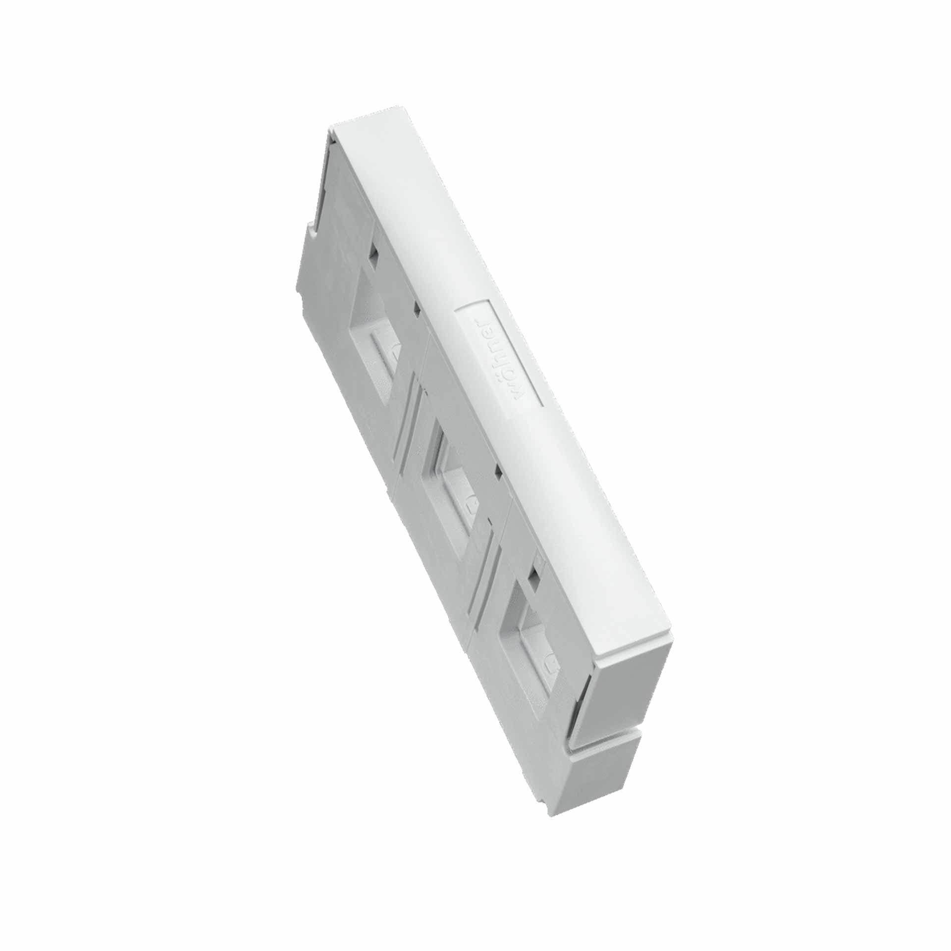 Support de jeux de barres 3P profilé en double T pour système 60mm jusqu'à 1600A Support de jeux de barres 3P profilé en double T pour système 60mm jusqu'à 1600A