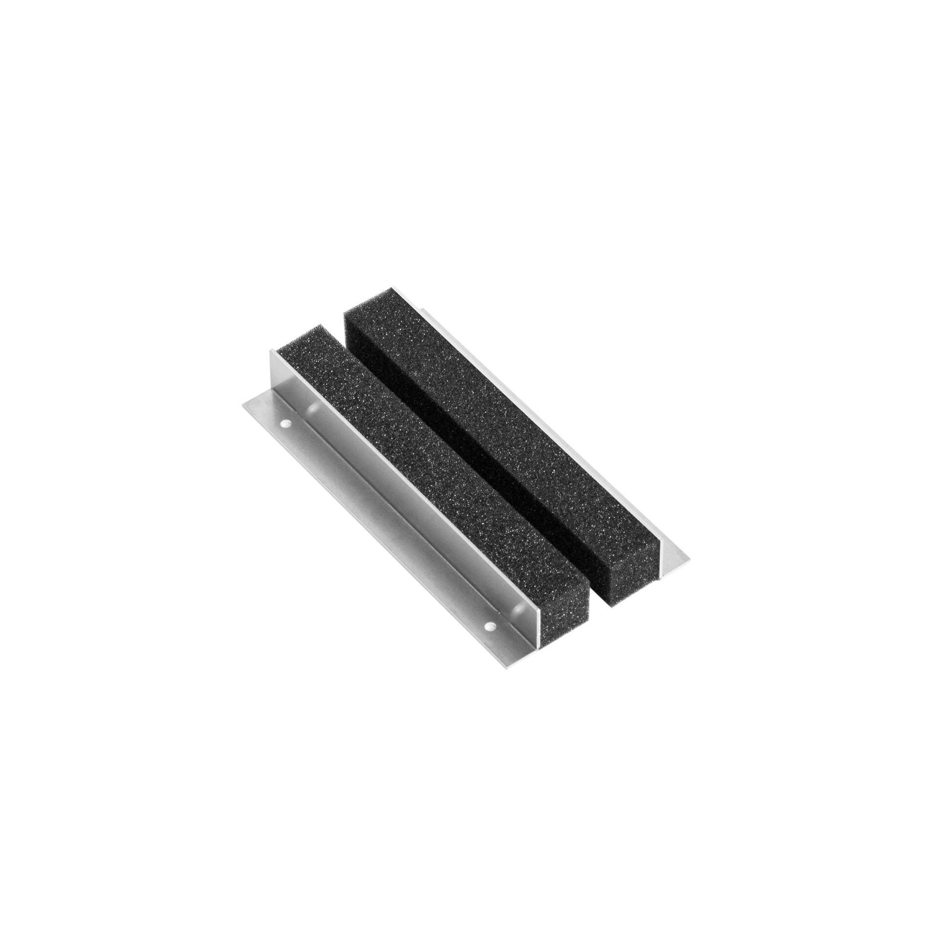 Ingresso cavi standard 220 mm, angolo anteriore e posteriore 20x30x2 mm