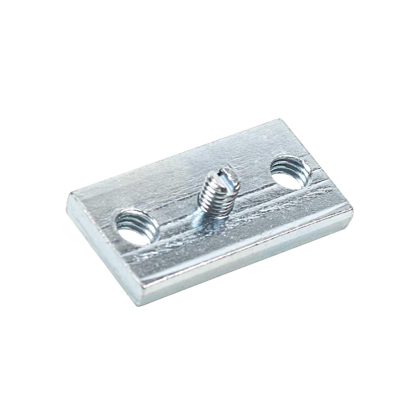 Piastra filettata 2x M5 e 1x vite di fissaggio al centro (25x18x4mm) Piastra filettata 2x M5 e 1x vite di fissaggio al centro (25x18x4mm)