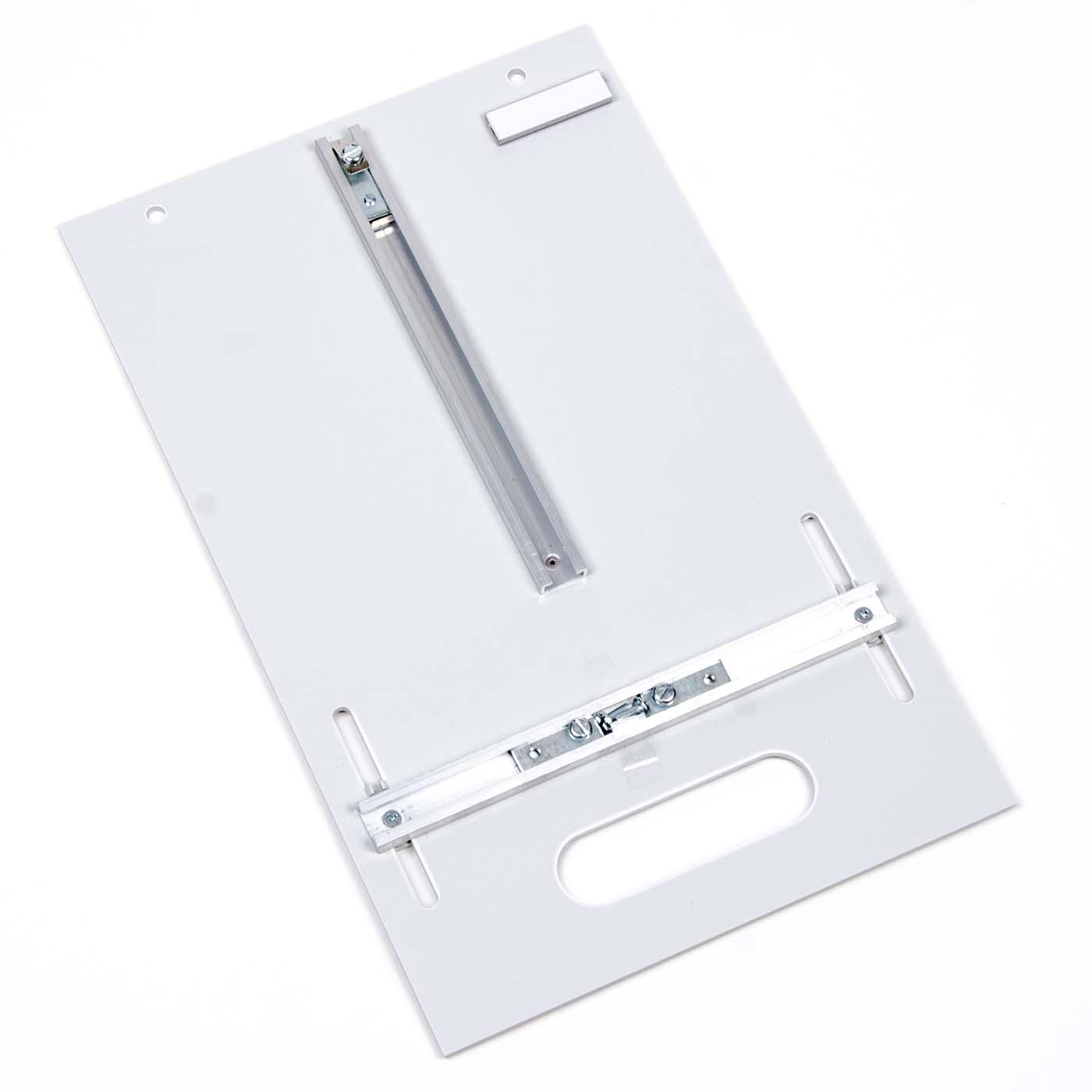 Plaque compteur BKW, trous de fixation ronds, 250x400mm, polystyrène 7035 gris clair, sans halogène Plaque compteur BKW, trous de fixation ronds, 250x400mm, polystyrène 7035 gris clair, sans halogène
