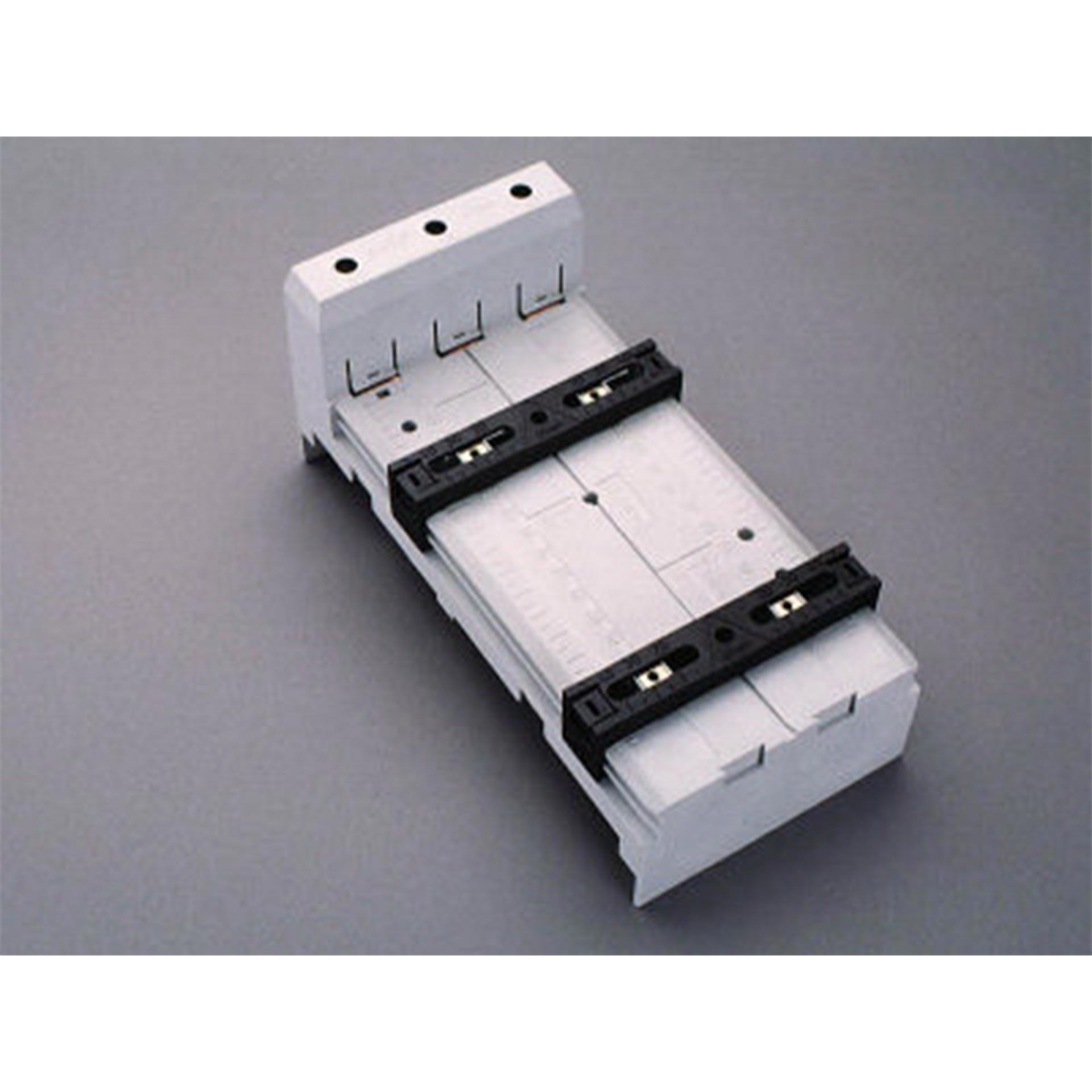 3P adaptateur de jeu de barres 200 A, bornes en haut, 108x122mm