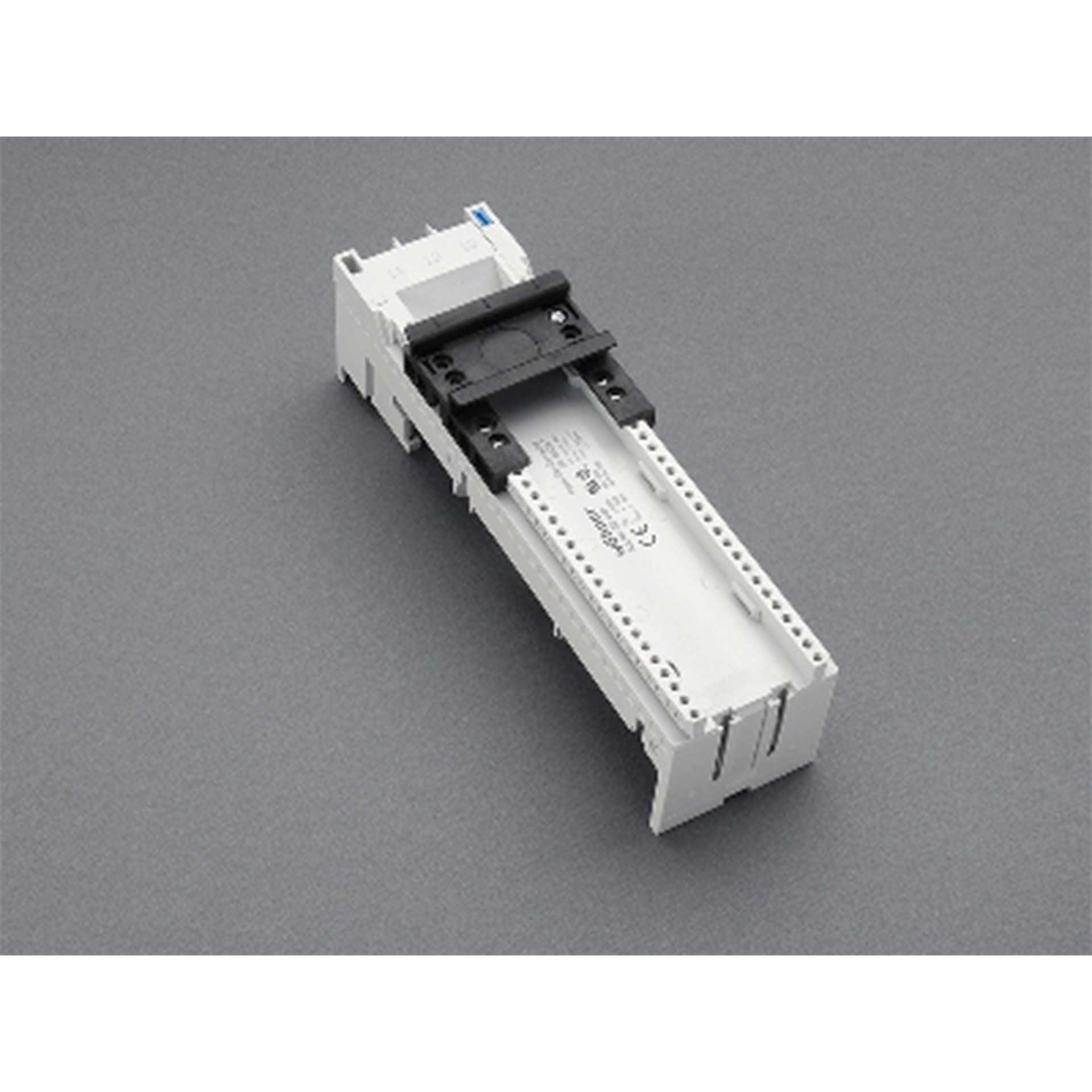 3P Sammelschienenadapter 80A,1T, mit Anschlussklemmen hinten, 54x200mm 3P Sammelschienenadapter 80A,1T, mit Anschlussklemmen hinten, 54x200mm