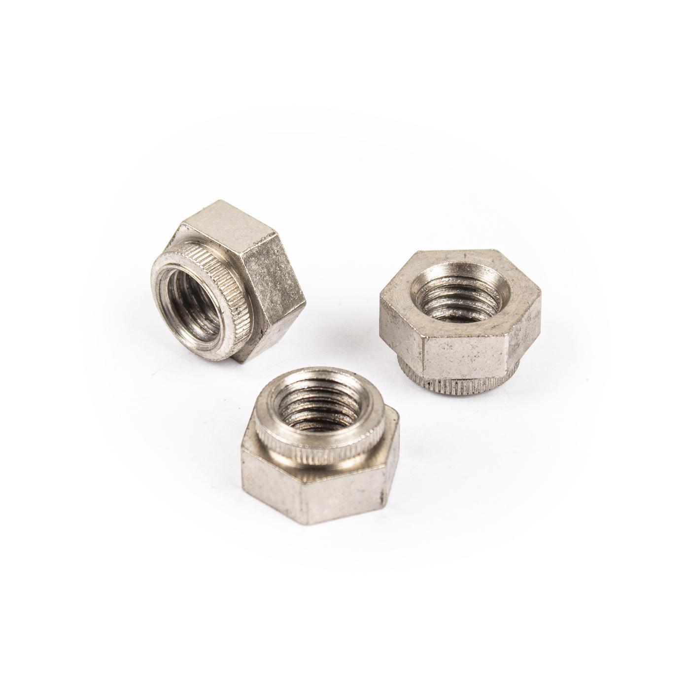 Écrous hexagonaux à sertir avec longue collerette M12, alésage Ø 16.5mm,acier cémenté trempé,nickelé Écrous hexagonaux à sertir avec longue collerette M12, alésage Ø 16.5mm,acier cémenté trempé,nickelé