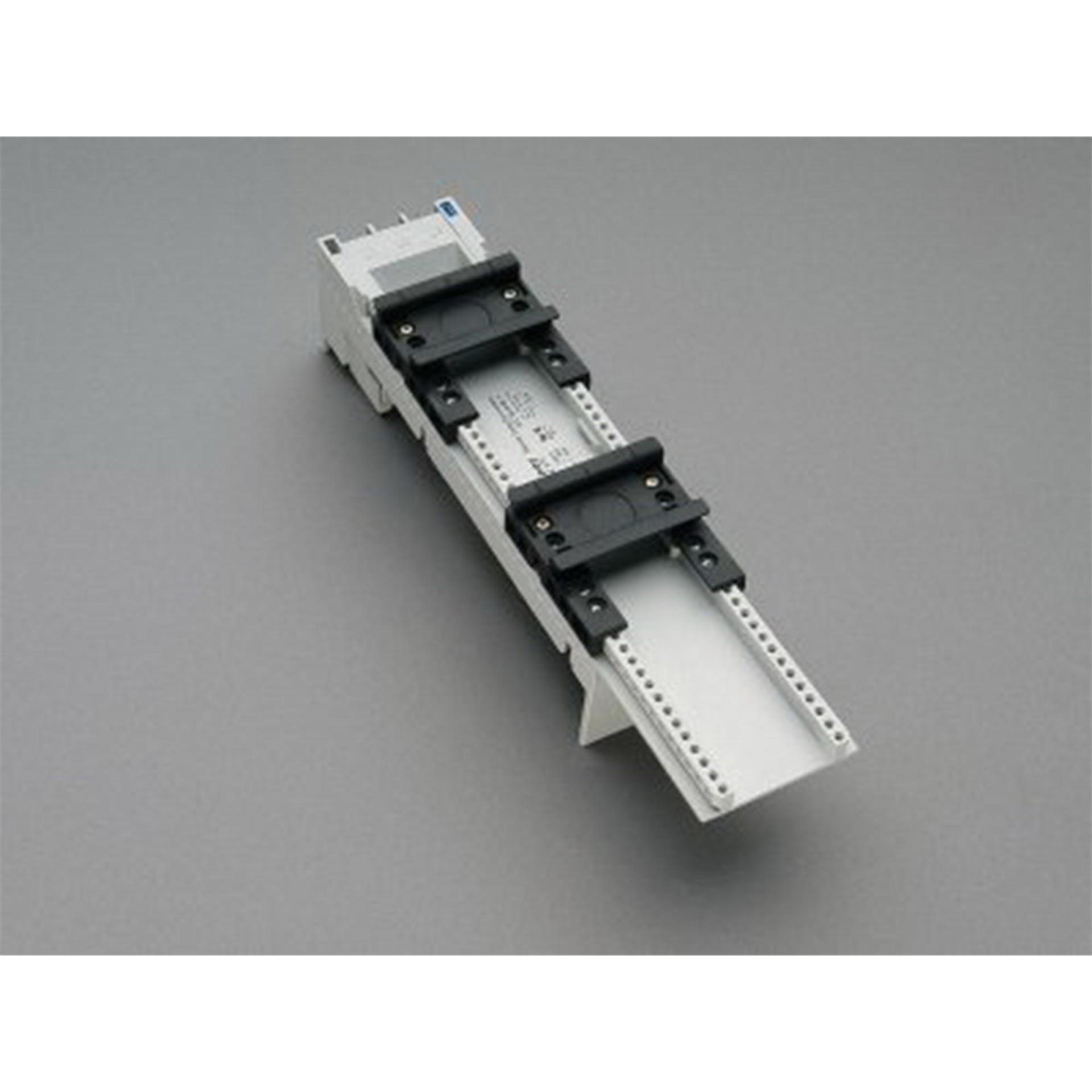 3P Sammelschienenadapter 80A,2T, mit Anschlussklemmen hinten, 54x260mm 3P Sammelschienenadapter 80A,2T, mit Anschlussklemmen hinten, 54x260mm