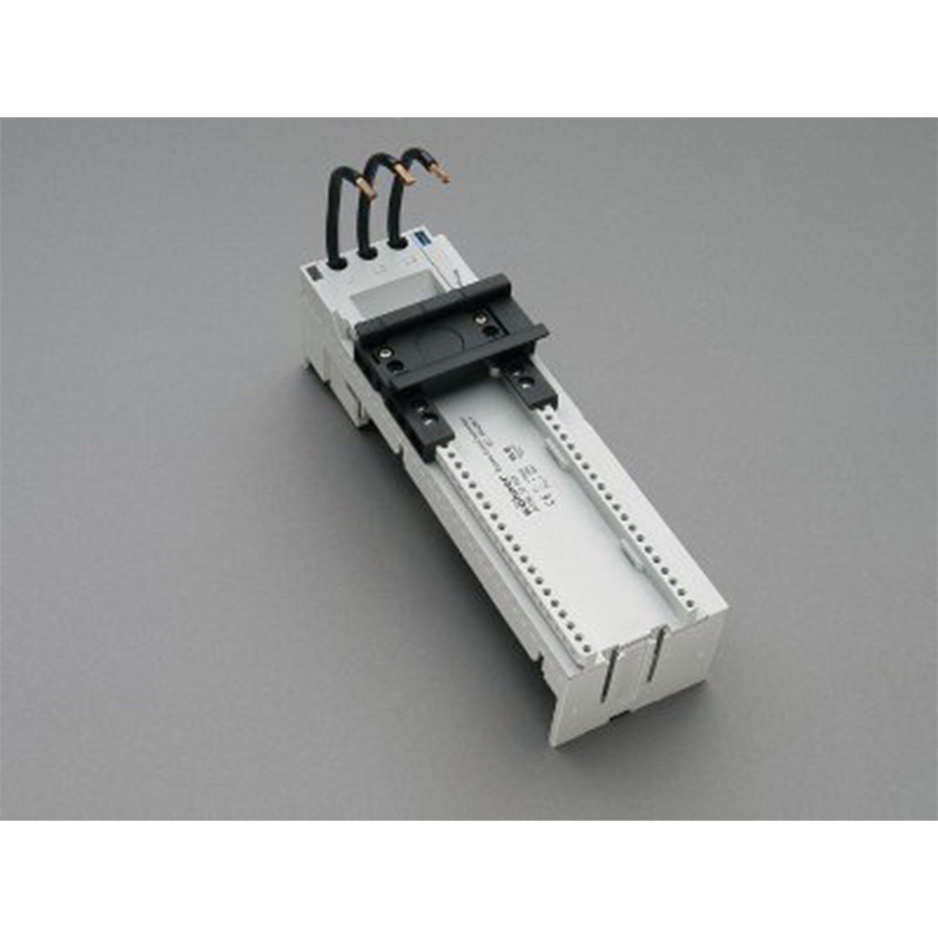 3P Sammelschienenadapter 63A, 1T, 63x200mm 3P Sammelschienenadapter 63A, 1T, 63x200mm