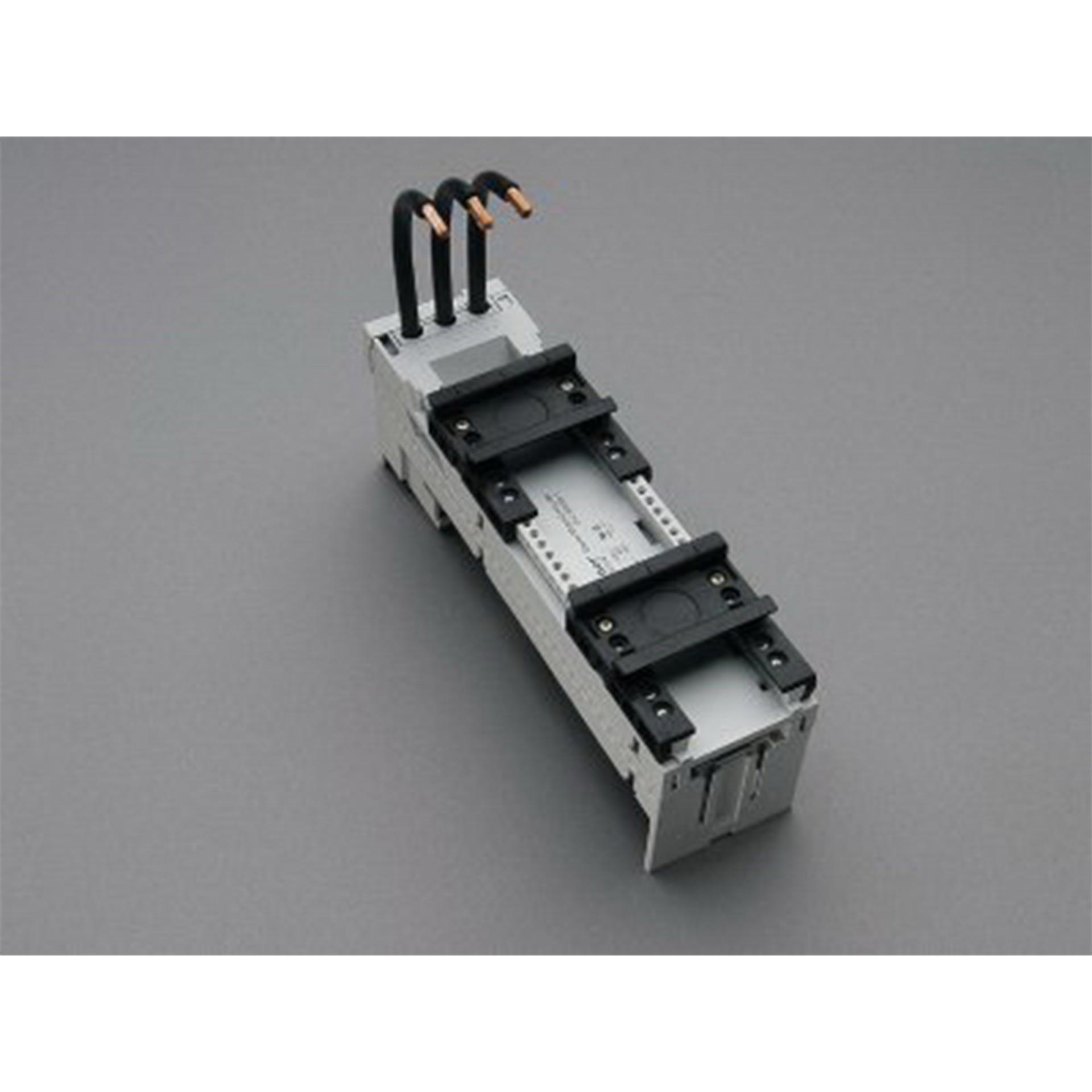 3P Sammelschienenadapter 45A, 2T, 54x200mm 3P Sammelschienenadapter 45A, 2T, 54x200mm